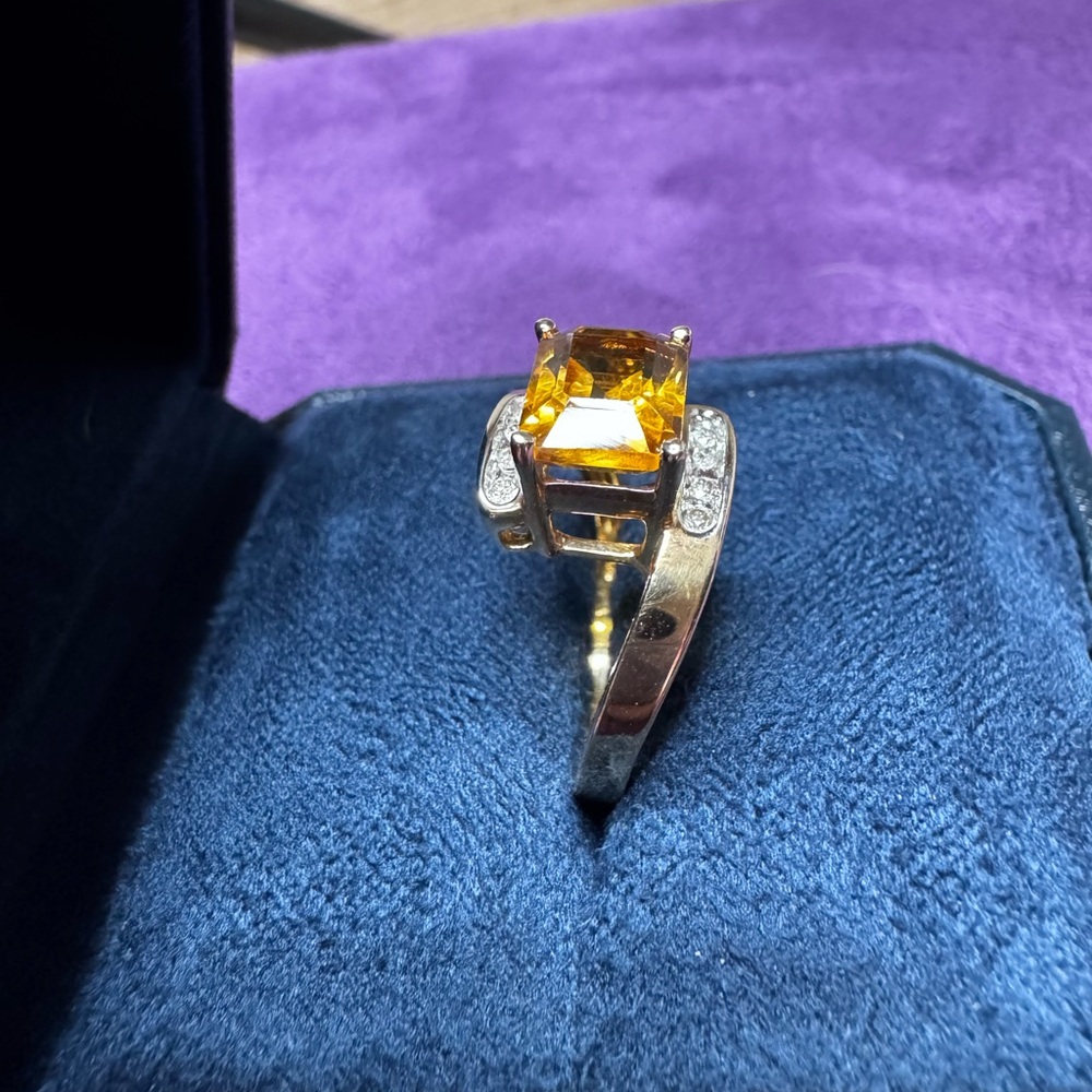 14kt Gold Citrine and Diamond Accent Cocktail Ring (2.4 tcw) - Picture 3 of 8